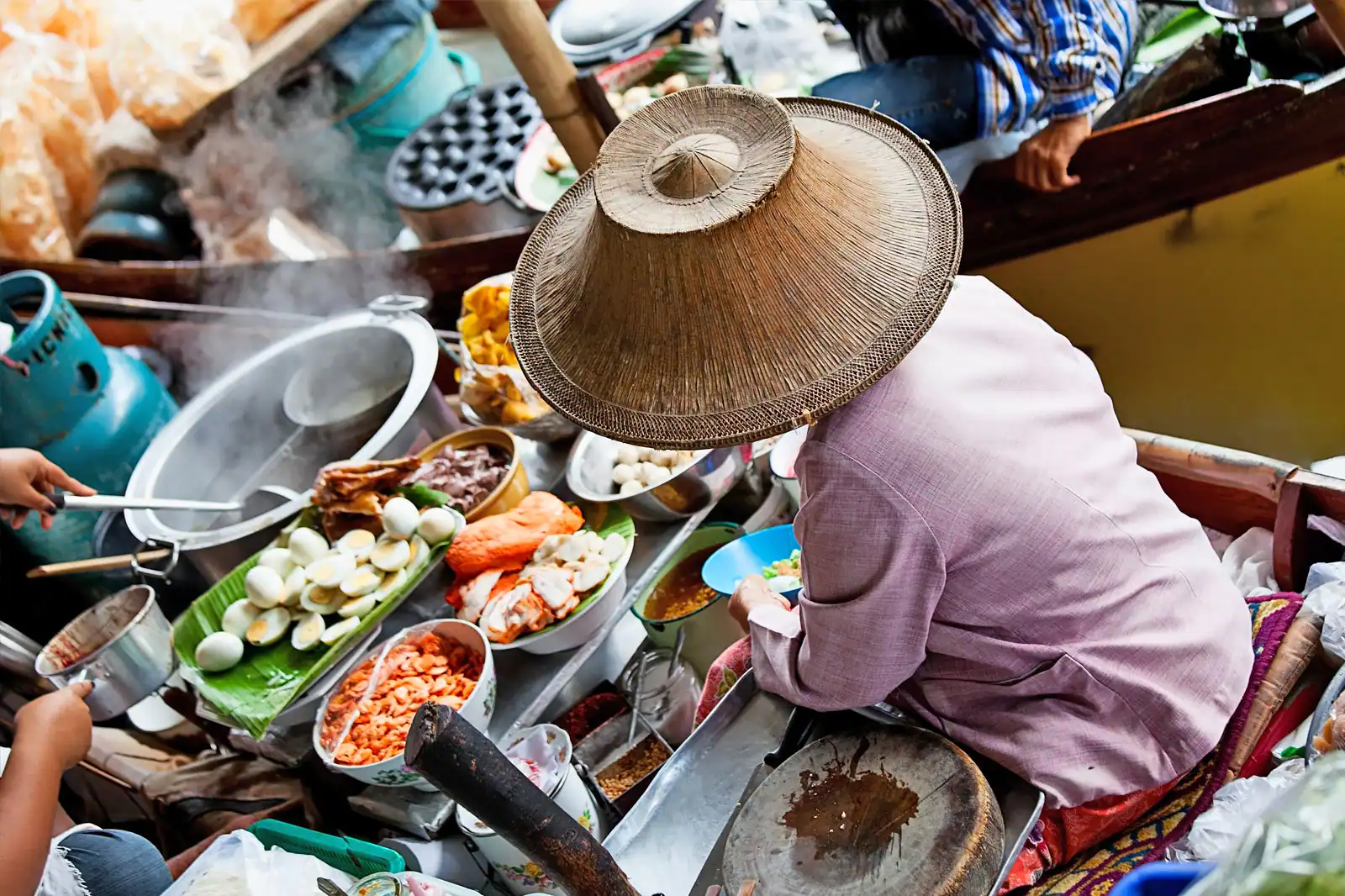 Damnoen-saduak-Floating-Market-3